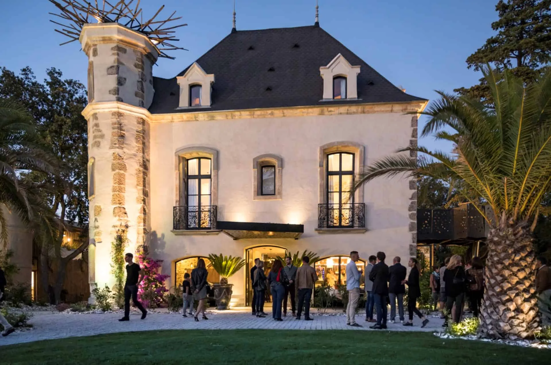 events on the façade of the Tarbouriech estate at the end of the evening during a private event